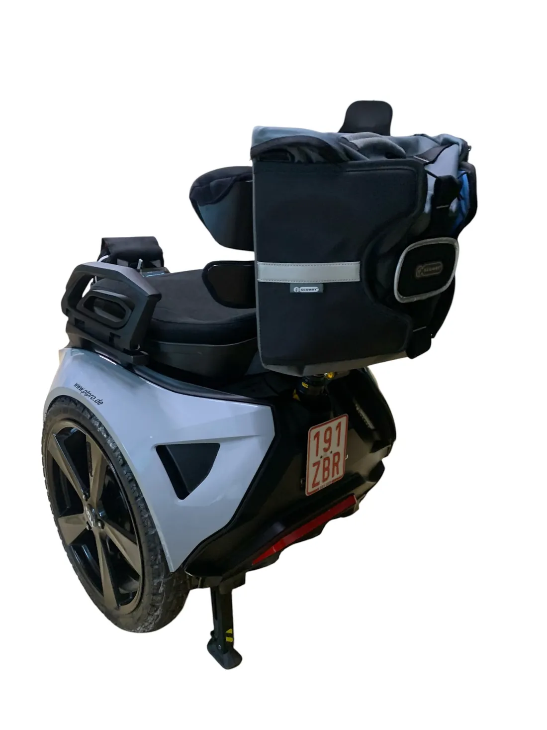 Nahaufnahme der vorhandenen SEGWAY-Zubehörtasche mit SEGWAY-Logo