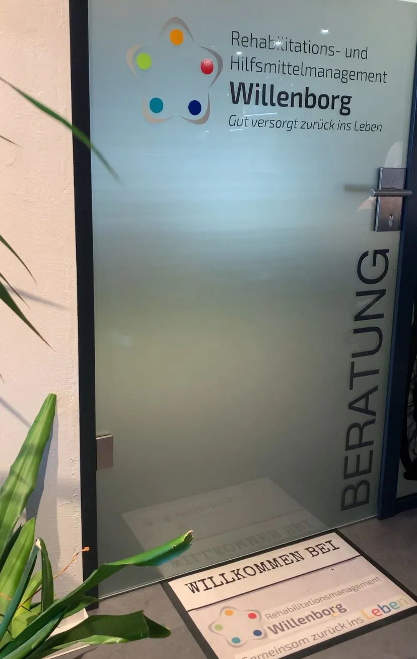 Eingang des Beratungsraums bei WIBO Reha – Rehabilitationsmanagement Willenborg